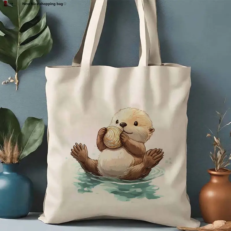 Sweet Otter Holding Heart Shel - Tote Bag Canvas Print 评论和价格
