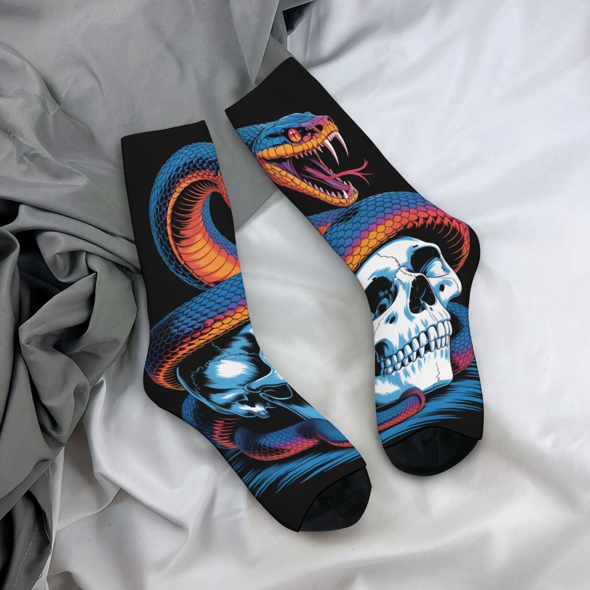 Skull Cobra Retro Comic Socks  - Street Fashion Style Youtube 评论和价格